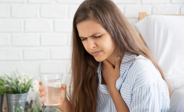 HEALTH TIPS: अगर आप भी बार-बार हिचकी आने से हैं परेशान, तो फॉलो करें ये नुस्खें, चुटकियों में हो जाएगी बंद, क्लिक करें और देखें