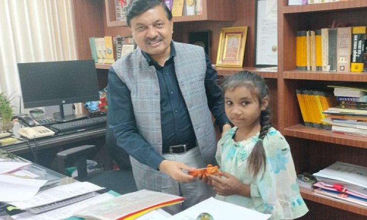NEWS: रतनगढ़ की होनहार छात्रा कुमारी सपना का नवोदय विद्यालय में चयन, पूर्व में जिला कलेक्टर ने किया था सम्मानित, पर क्यों...! पढ़े खबर
