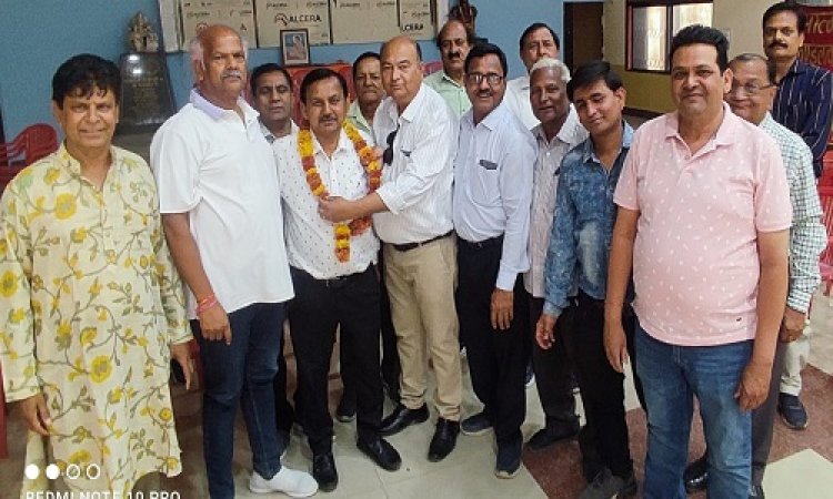 NEWS: खण्डेलवाल समाज के निर्विरोध अध्यक्ष चुने गये मधुसूदन खण्डेलवाल, पुष्पाहार पहनाकर दी बढ़ाई, पढ़े खबर
