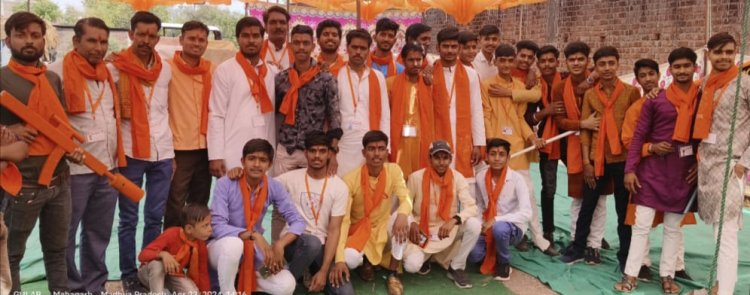 NEWS: हनुमान जन्मोत्सव, ग्राम महागढ़ में निकला भव्य चल समारोह, सुंदरकांड पाठ और हवन का भी आयोजन, पढ़े खबर