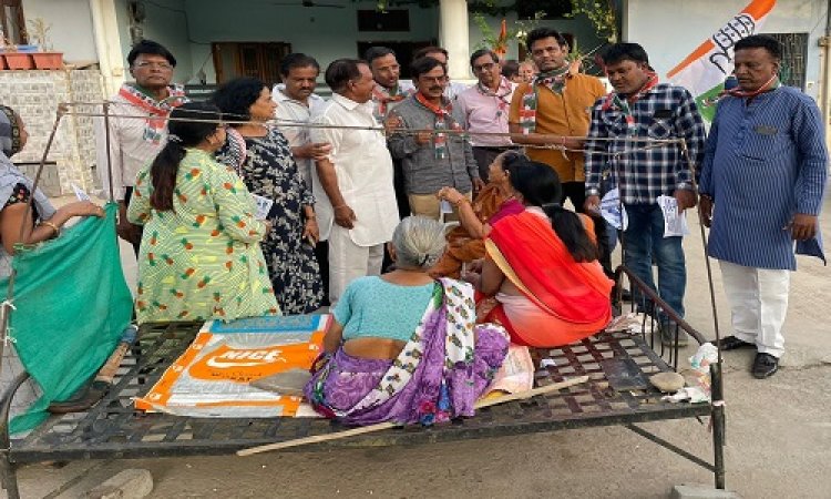 NEWS : लोकसभा चुनाव, प्रत्याशी गुर्जर के समर्थन कांग्रेस कार्यकर्ता, वार्ड क्रमांक- 30 में किया जनसंपर्क, घोषणा पत्र किया वितरित, पढ़े खबर