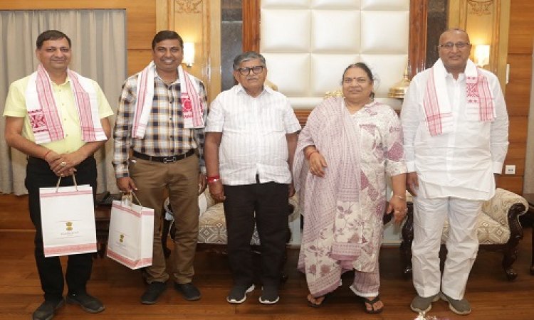 BIG NEWS : नीमच और चिकारडा के प्रतिनिधि मंडल ने की असम के राज्यपाल से भेंट, चमत्कारिक श्री नाकोड़ा भैरव दर्शन का दिया न्यौता, पढ़े खबर