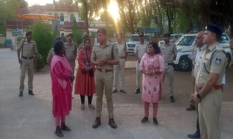 NEWS : लोकसभा निर्वाचन 2024, पुलिस प्रेक्षक एम. विजयालक्ष्मी (भा.पु.से.) पहुंची नीमच, स्ट्रांग रूम का किया निरीक्षण, दिए आवश्यक निर्देश, पढ़े खबर