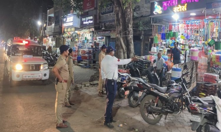 NEWS : नीमच की सड़कों पर निकली यातायात पुलिस, इन चौराहों की व्यवस्था कराई दुरुस्त, तो लापरवाहों के खिलाफ चालानी कार्यवाही भी, पढ़े खबर