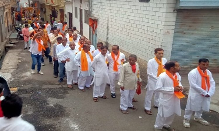 NEWS : रामपुरा में परशुराम जयंती की धूम, नगर में निकला भव्य चल समारोह, और गूंजा जय-जय परशुराम, पारंपरिक वेषभूषा में नजर आएं समाजजन, पढ़े रुपेश सारू की खबर