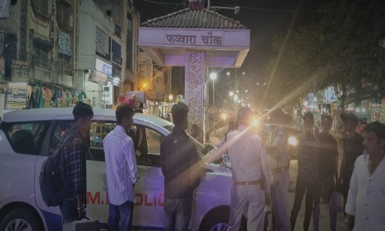 BIG NEWS : बाइक पर बैठी तीन सवारी, या वाहन चलाते समय मोबाइल पर की बात, तो पड़ सकता है भारी, नीमच के इन चौराहों पर यातायात पुलिस तैनात, आप भी हो जाएं सावधान...! पढ़े खबर