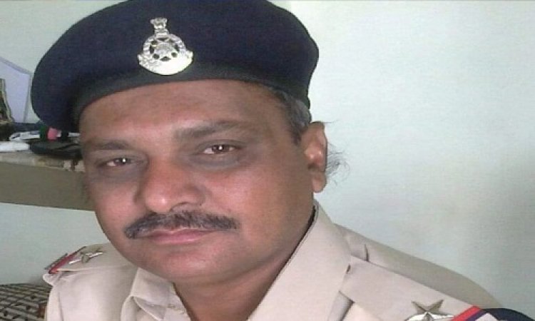 बड़ी खबर : पैतृक गांव जाते पुलिस अधिकारी, बीच रास्ते में हुआ ये हादसा, और ASI की हो गई अकाल मौत, रतलाम के इस थाने में थी पोस्टिंग, परिवार का कोई सदस्य क्यों नहीं गया साथ...! पढ़े खबर