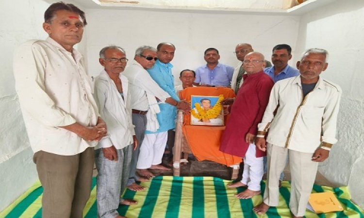 NEWS : रतनगढ़ कांग्रेस कमेटी ने मनाई पूर्व प्रधानमंत्री स्व. राजीव गांधी की पुण्यतिथि, कार्यालय पर संगोष्ठी आयोजित, बताया योगदान, पढ़े खबर