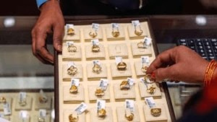 GOLD-SILVER PRICE TODAY : सोने के भाव बढ़े, तो चांदी में भी आया उछाल, अगर आप भी जा रहे हैं खरीदने, तो जान लें आज के ताजा रेट, क्लिक करें और देखें