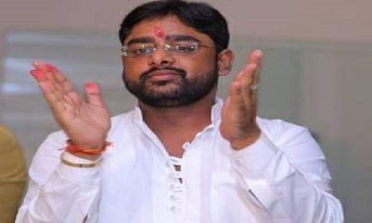 BIG BREAKING : समाजसेवी अशोक अरोरा गोलीकांड मामला, फरार आरोपी लक्की सिंहल गिरफ्तार, पुलिस की स्पेशल टीम की बड़ी कार्यवाही, यहां दबिश के बाद मिली सफलता, पढ़े खबर