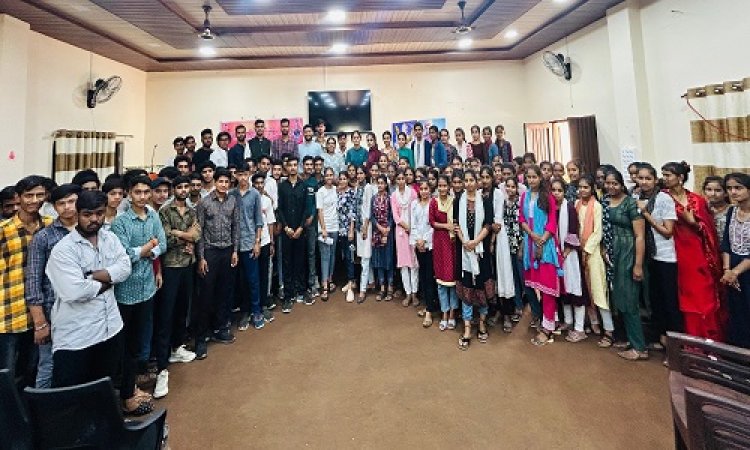 NEWS : मनासा महाविद्यालय में सामान्य छात्र संवाद कार्यक्रम संपन्न, कु. राधिका सिकरवार ने कहां- विद्यार्थी का जीवन आनन्दमय एवं सार्थक हो, पढ़े खबर
