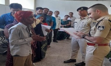 NEWS : मंदसौर पुलिस कप्तान ने की जनसुनवाई, आमजन की सुनी समस्या, त्वरित एवं विधिसंगत किया निराकरण, पढ़े खबर