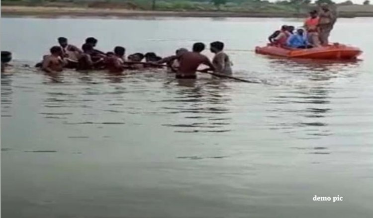 BIG BREAKING : MP के इस जिले में बड़ा हादसा, यात्रियों से भरी नाव नदी में डूबी, सात लोगों के शव निकले, इतनों की अब भी तलाश, पुलिस और रेस्क्यू टीम मौके पर, पढ़े खबर