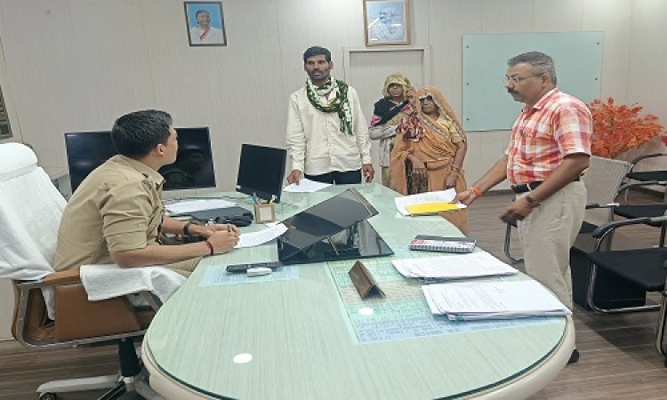 NEWS : नीमच जिला पुलिस कप्तान अंकित जायसवाल ने की जनसुनवाई, समस्याओं का किया त्वरित निराकरण, इन्हें दिए आवश्यक दिशा-निर्देश, पढ़े खबर