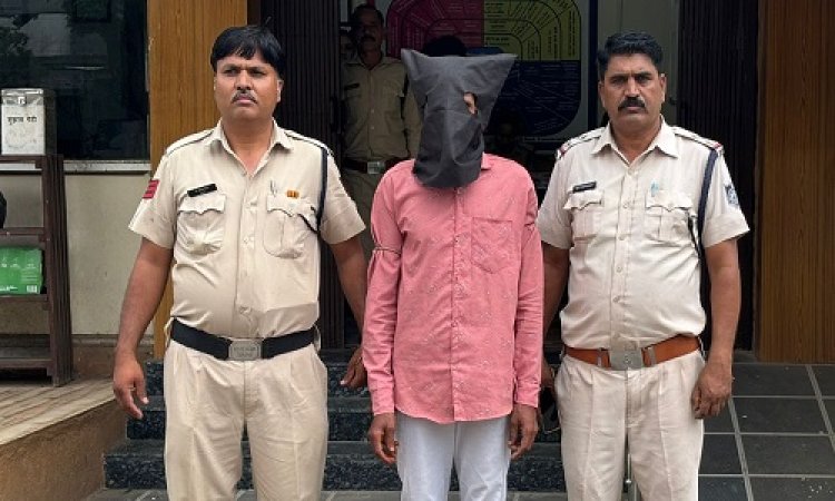 BIG NEWS : मंदिर से छत्र और नगदी सहित बेशकीमती सामान चोरी, FIR के बाद हरकत में आई सीतामऊ पुलिस, चंद घंटों में घटना का पर्दाफाश, आरोपी इमरान भी गिरफ्तार, पढ़े खबर