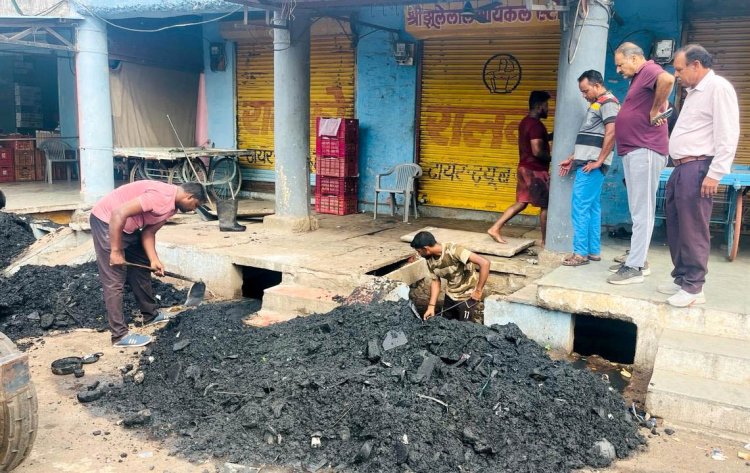 BIG NEWS : जलगंगा संवर्द्धन अभियान, स्वास्थ्य सभापति के साथ यहां पहुंची नीमच नगर पालिका की टीम, पानी निकासी के लिए की नालों की सफाई, पढ़े खबर