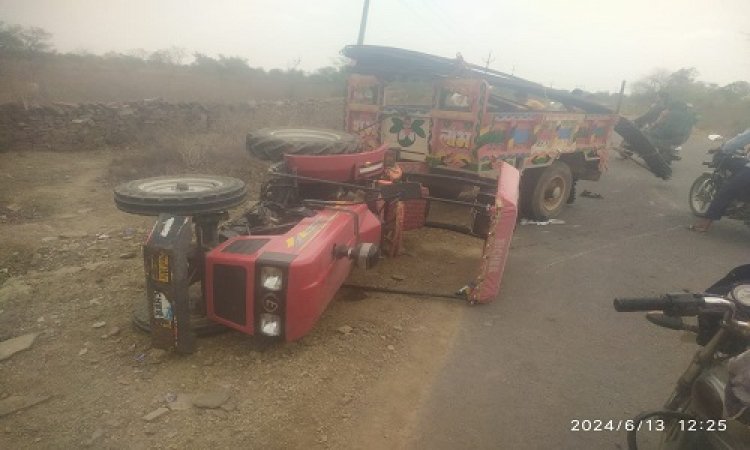 OMG ! सिंगोली थाना क्षेत्र में भीषण सड़क हादसा, असंतुलित होकर पलटा ट्रैक्टर, चालक की अकाल मौत, मृतक भेरू के लिए उसी का वाहन ऐसे बना काल...! पढ़े आजाद नीलगर की खबर