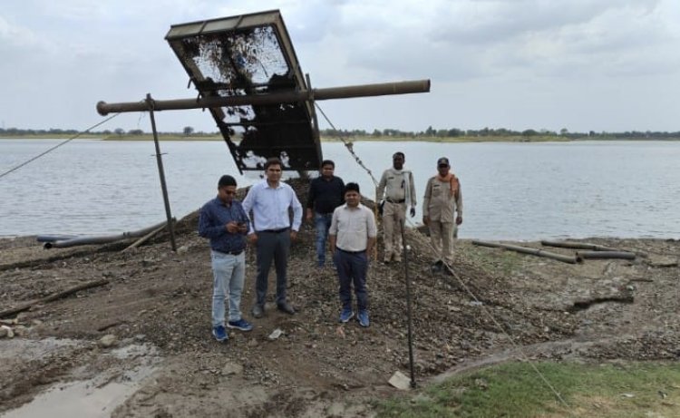 NEWS : चंबल नदी किनारे काली रेत का अवैध उत्खनन, सुचना पर खनिज विभाग और पुलिस की कार्यवाही, इन माफियाओं में मचा हड़कंप, पढ़े मनीष जोलान्या की खबर