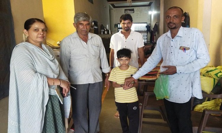 NEWS : स्कूल चले हम अभियान, बच्चों को शिक्षा की मुख्य धारा में जोड़ना, प्रवेशोत्सव में अभिभावक भी आमंत्रित, शिक्षको ने बांटे पीले चांवल, पढ़े खबर
