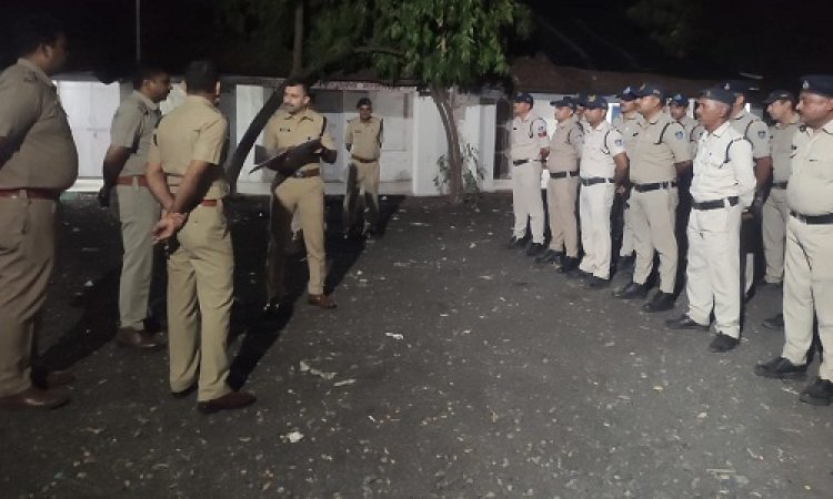 BIG NEWS : शनिवार-रविवार की रात, और एसपी सुजानिया पहुंचे इस थाने में, रिकॉर्ड और रजिस्टर खंगाले, फिर पुलिस अधिकारियों को दिए ये निर्देश, पढ़े खबर