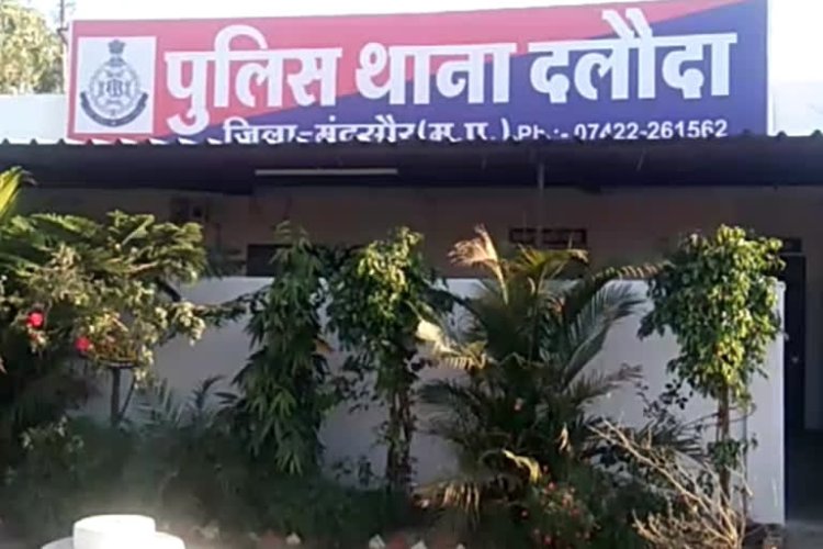 BIG NEWS : कचनारा चौकी पुलिस को मिली सुचना, तो इस मैदान में दी दबिश, फिर इस अवैध खेल का भंडाफोड़, कई आरोपी पकड़ाएं, हजारों रूपए के साथ उपकरण भी जप्त, पढ़े खबर