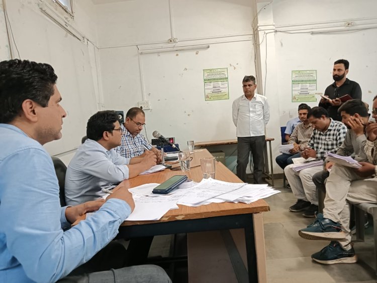 NEWS : CEO ने की पंचायत एवं ग्रामीण विकास योजनाओं की समीक्षा, लेबर नियोजन और प्राकृतिक संसाधन प्रबंधन कार्य बढ़ाने के निर्देश, इन कर्मचारियों को किया जाएगा सम्मानित, पढ़े खबर