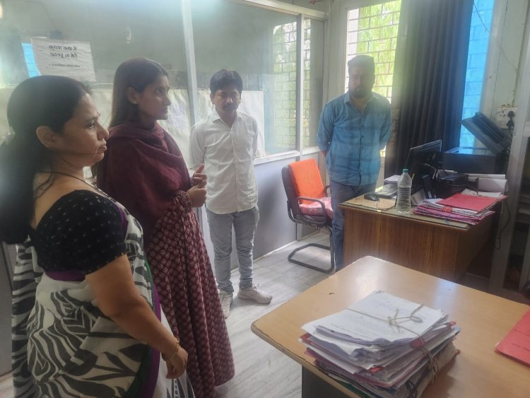 NEWS : नगर पालिका की इन शाखाओं में पहुंची नपाध्यक्ष स्वाति चौपड़ा, निरीक्षण कर अधिकारियों को दिये आवश्यक निर्देश, तो इन्हें लगाई फटकार, पढ़े खबर