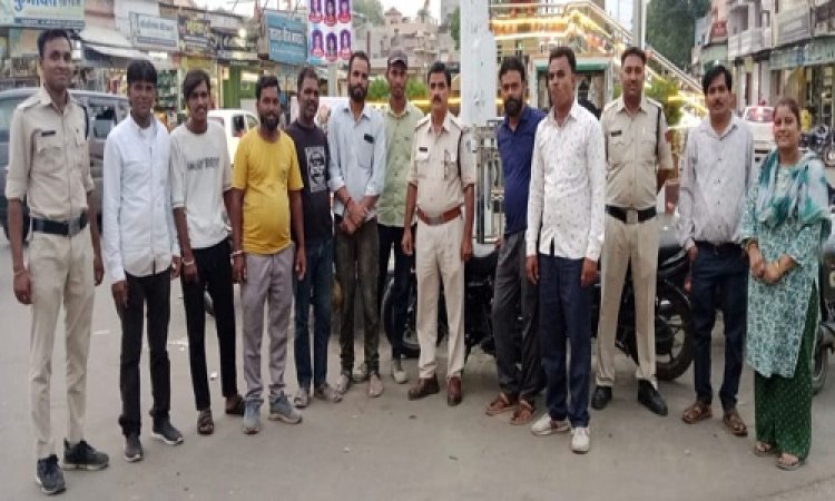 NEWS : अंतर्राष्ट्रीय नशा मुक्ति अभियान, मनासा के इस चौराहे पर पहुंची पुलिस, आमजन को किया जागरूक, दी ये समझाइश, पढ़े मनीष जोलान्या की खबर