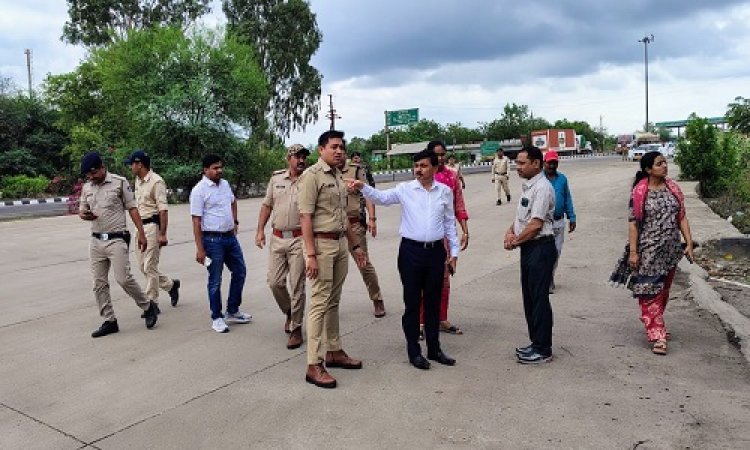 BIG NEWS : जिला कलेक्टर और एसपी पहुंचे नयागांव, चौकी बंद करने के निर्देश, वाहनों के आवागमन को लेकर भी कहीं ये बात, पढ़े खबर