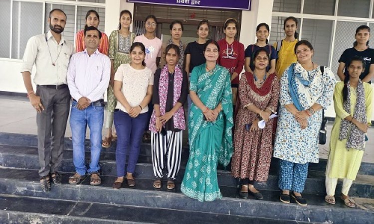 NEWS : शासकीय महाविद्यालय जीरन में दीक्षारंभ कार्यक्रम संपन्न, प्रवेशोत्सव भी मनाया, तिलक लगाकर किया इनका स्वागत, पढ़े खबर