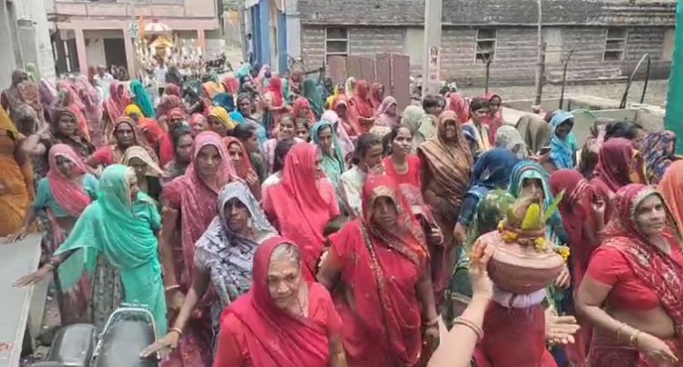 NEWS : श्री संकट मोचन हनुमान मंदिर पर स्वर्ण कलश स्थापना, ग्राम देवरी-खवासा में उमड़े सैकड़ों भक्त, कलश यात्रा से आयोजन की शुरुवात, दो दिनों तक विभिन्न आयोजन भी, पढ़े मनीष जोलान्या की खबर