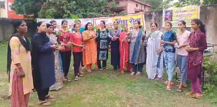 NEWS : एक पेड़ मां के नाम अभियान, सिंधु सेना महिला संगठन ने लगाएं पौधे, जिलाध्यक्ष लक्ष्मी प्रेमाणी बोली- पेड़ पर्यावरण का एक अनिवार्य हिस्सा, पढ़े खबर