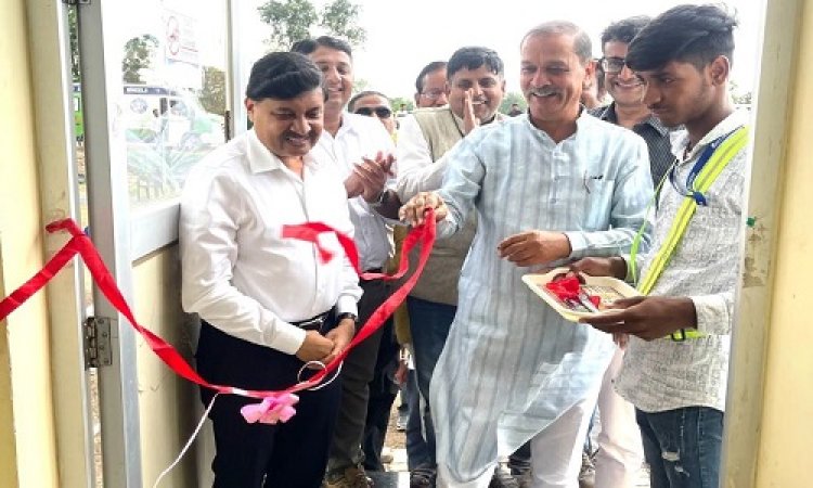 BIG NEWS : विधायक सखलेचा एवं कलेक्टर जैन पहुंचे कवई गांव, सोलर पार्क का निरीक्षण, कंट्रोल रूम का किया लोकार्पण, फिर पौधारोपण भी, पढ़े खबर