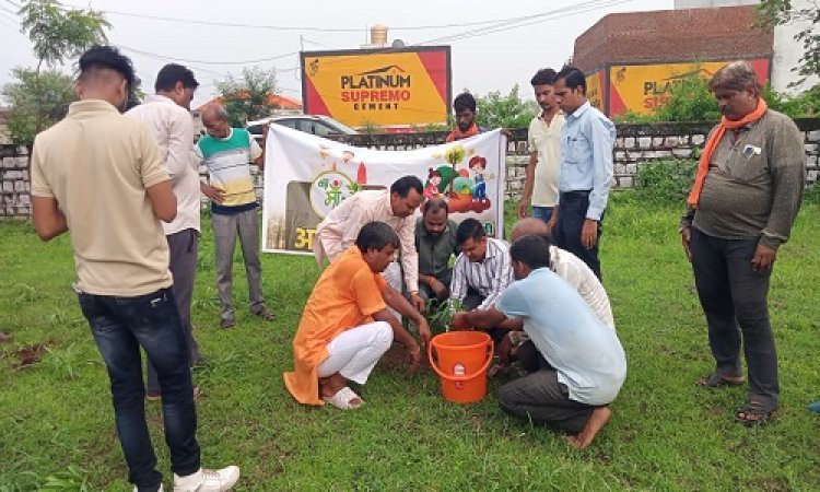 NEWS : एक पेड़ मां के नाम अभियान, सिंगोली नगर परिषद पहुंचे प्रशासनिक अधिकारी, किया पौधरोपण, ली कई अहम जानकारियां, पढ़े आजाद नीलगर की खबर