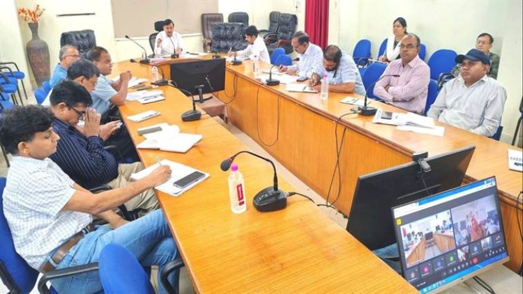 NEWS : ई-जनसुनवाई में सुनी ग्रामीणों की समस्याएं, कलेक्टर दिनेश जैन बोले- आगनवाडी के सभी बच्चों के आधार, समग्र, जन्म एवं जाति प्रमाण पत्र अवश्य बनवाएं, पढ़े खबर