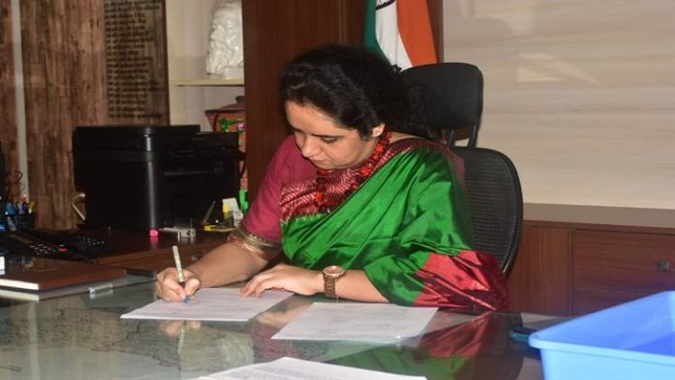 NEWS : मंदसौर की नवीन कलेक्टर श्रीमती गर्ग ने किया पदभार ग्रहण, जिले की बागडोर ली अपने हाथों में, पढ़े खबर