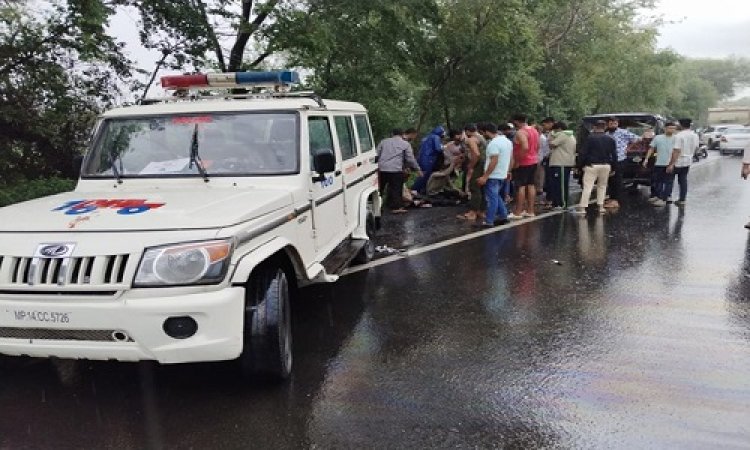 NEWS : असंतुलित होकर पलटी स्कॉर्पियों, चार लोग घायल, फिर मौके पर पहुंची डायल 100, तत्काल पहुंचाया जिला अस्पताल, पढ़े खबर
