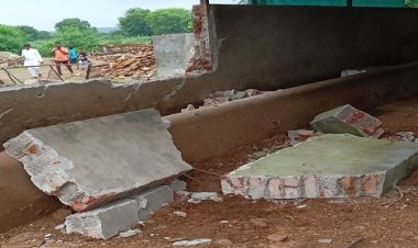 BIG NEWS : JCB लेकर देर रात बाड़े में घुसे लोग, तोड़फोड़ के साथ पत्थरबाजी भी, मनासा थाने पहुंची शिकायत, अब जांच शुरू, मामला ग्राम मातारुंडी का, पढ़े मनीष जोलान्या की खबर