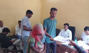 NEWS : जिला कलेक्टर के आदेश, और शिकायत सुनने बैठे अधिकारी, सिंगोली तहसील मुख्यालय पर शुरू हुई जनसुनवाई, पढ़े आजाद नीलगर की खबर