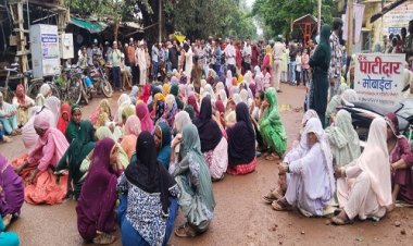 BIG NEWS : नीमच-सिंगोली रोड़ पर चक्काजाम, इन मांगो पर अड़े मृतक के परिजन, प्रशासनिक-पुलिस अधिकारी मौके पर, घटना डीकेन चौकी क्षेत्र की, पढ़े संतोष गुर्जर की खबर