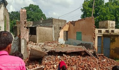 BIG NEWS : जर्जर स्कूल की बिल्डिंग अचानक गिरी, विद्यार्थियों की ऐसे बच गई जान, मचा हड़कंप, घटना मनासा क्षेत्र के इस गांव की, पढ़े मनीष जोलान्या की खबर