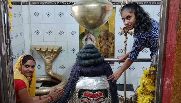 NEWS: हरियाली अमावस्या पर कुकड़ेश्वर के सहस्त्र मुखेश्वर महादेव का किया गया आकर्षक श्रंगार, दर्शन करने उमड़ी श्रद्धालुओं की भीड़, पढ़े खबर