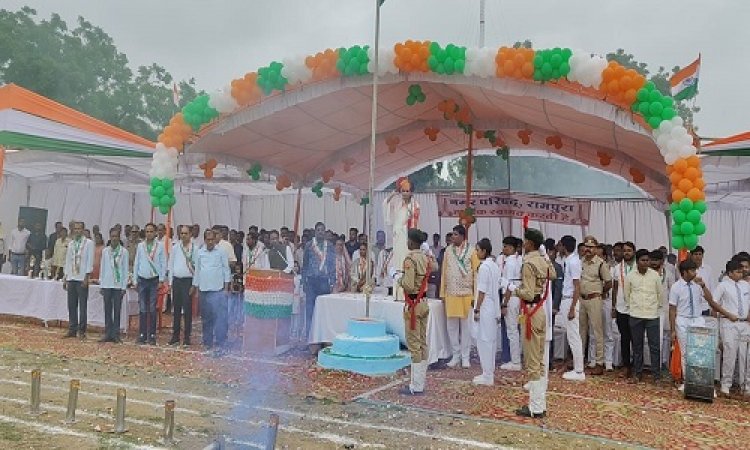 NEWS : पूर्ण उत्साह व हर्षोल्लास के साथ मनाया स्वतंत्रता दिवस पर्व, रामपुरा में सुबह 8.30 बजे हुआ ध्वजारोहण, निकाली प्रभात फैरी, पढ़े रुपेश सारू की खबर