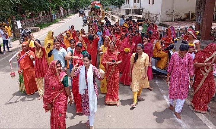 NEWS : 150 वर्ष प्राचीन जिनेश्वर महादेव से निकली कावड़ यात्रा, बघाना से भक्त पहुंचे यहां, फिर भोलेनाथ का किया जलाभिषेक, पढ़े खबर