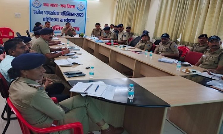 BIG NEWS : कंट्रोल रूम पर हाईलेवल बैठक, एसपी ने की अपराधों की समीक्षा, आगामी त्यौहारों पर साम्प्रदायिक सौहार्द एवं कानून व्यवस्था बनाएं रखने के निर्देश, NDPS के प्रकरणों को लेकर कहीं ये बात, पढ़े खबर