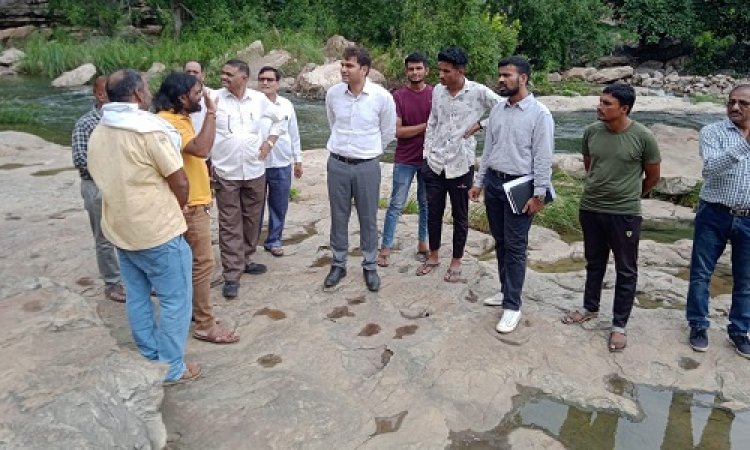 NEWS : मनासा SDM सहित प्रशासनिक अधिकारी पहुंचे झरनेश्वर महादेव, निरीक्षण किया, और दिए आवश्यक निर्देश, पढ़े मनीष जोलान्या की खबर