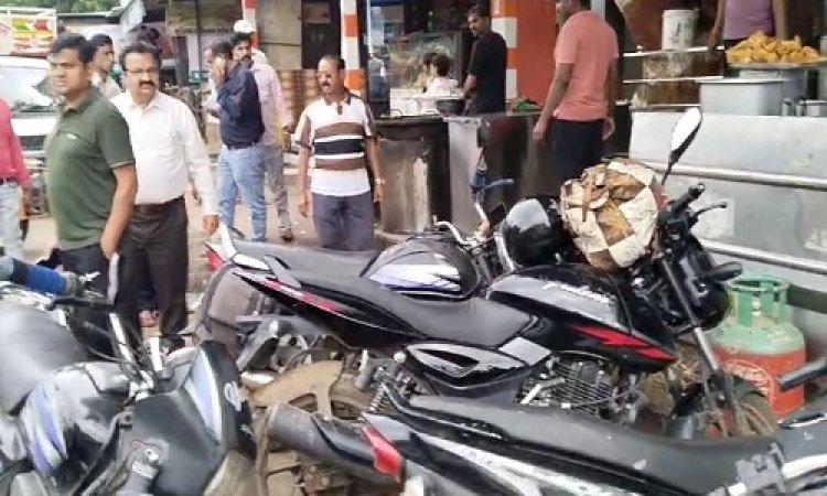BIG NEWS : जिला प्रशासन और नगर पालिका अलर्ट, नीमच के कौने-कौने में पहुंचे अधिकारी, फिर लिया बड़ा एक्शन, इन दुकानदारों के बनाएं चालान, और जताई नाराजगी, आखिर क्यों की बड़ी कार्यवाही, पढ़े खबर