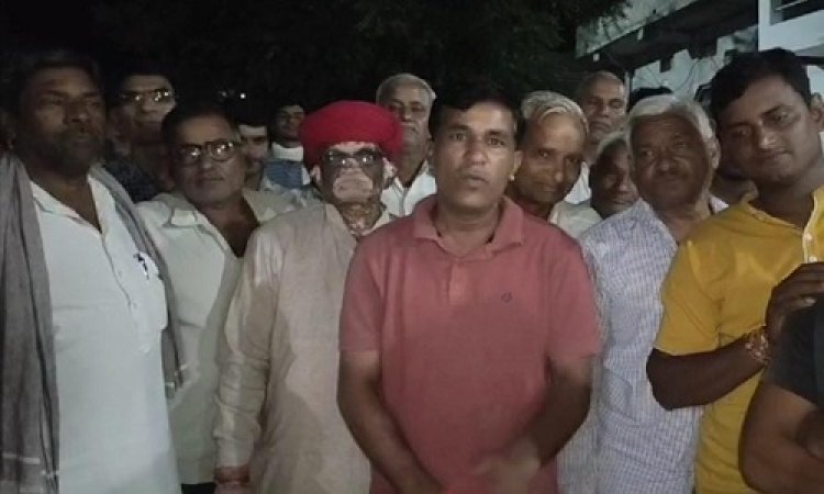 NEWS : सोयाबीन की फसल के दाम बढ़ाने की मांग, सरकार के खिलाफ जताया आक्रोश, नीमच जिले के इस गांव में की नारेबाजी, क्या आंदोलन की चेतावनी भी दी, पढ़े मनीष जोलान्या की खबर