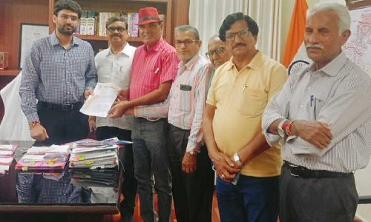 NEWS : संस्था कृति के सदस्यों ने नीमच जिला कलेक्टर से की मुलाकात, सीएम राइज स्कूल के लिए दिया ये सुझाव, क्यों बताई भूमि, पढ़े खबर