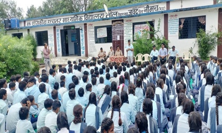 NEWS : स्कुल, कालेज और कोचिंग संस्थानों में पहुंचे पुलिस अधिकारी, बालिकाओं को गुड टच-बेड टच, और महिला हेल्प लाइन के संबंध में दी जानकारी, जागरूकता कार्यक्रमों का आयोजन क्यों, पढ़े खबर